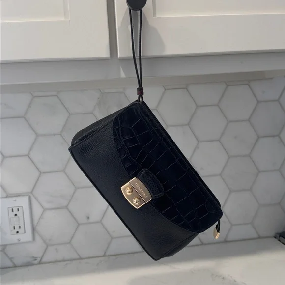 Coach Leather Clutch, excellent used condition - Picture 5 of 16